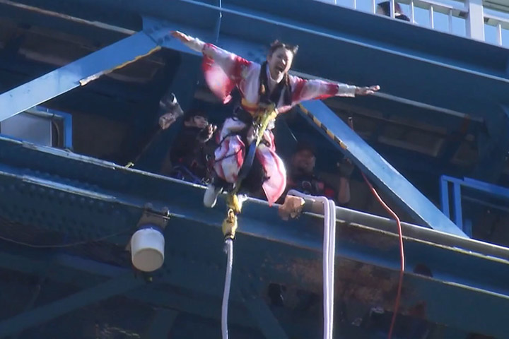 【活動】日本成人式以高空彈跳慶祝！茨城龍神大吊橋現場 (片) | 劍心．回憶