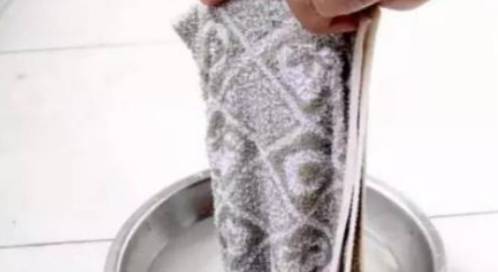毛巾用久易「變髒變滑」？清洗時加「3樣東西」去污漬異味　超實用：比新買的還乾淨 – BuzzHand