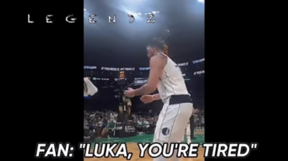 NBA / 【影片】東契奇G5出局破防一幕曝光！場邊球迷：Luka你是真累了！結果遭遇前者「問候」母親 – 黑特籃球-NBA新聞影音圖片分享社區